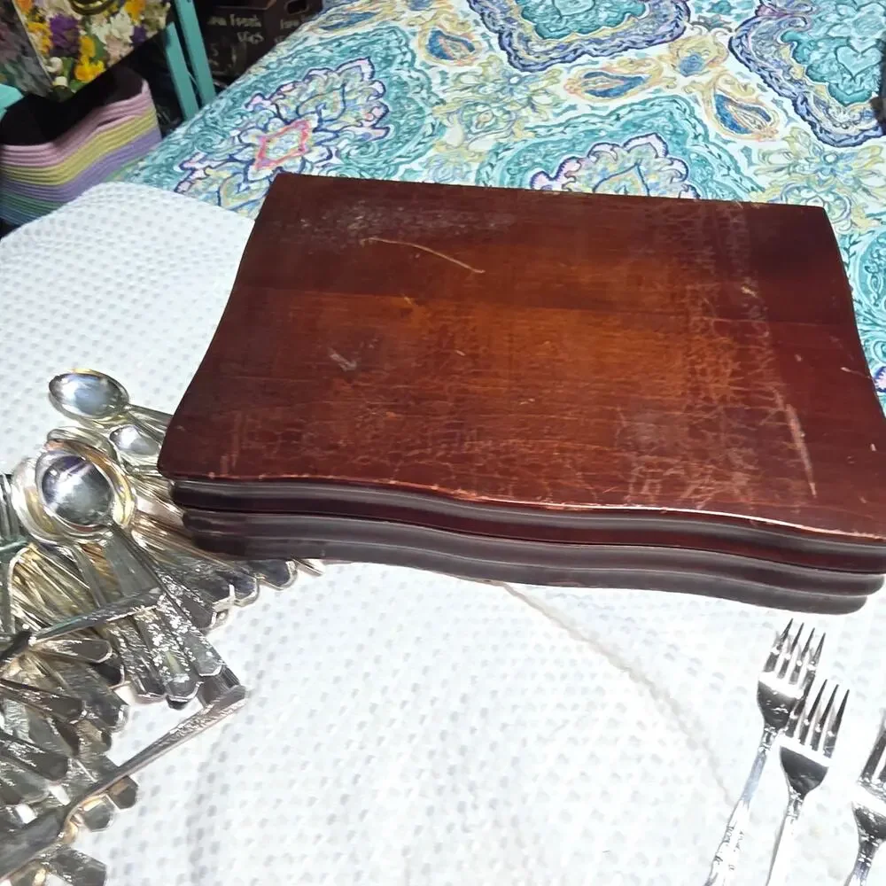 VINTAGE ONEIDA FLATWARE WOODEN STORAGE BOX